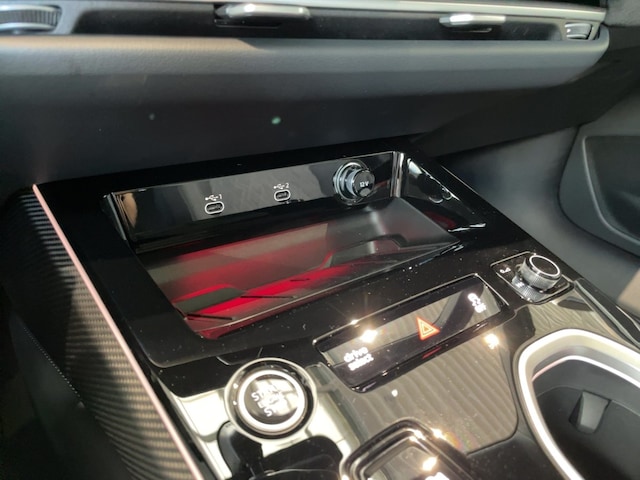 Audi A6 Avant Quattro S-Tronic