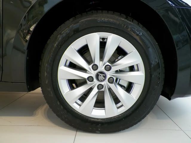 Skoda Octavia Essence TSI