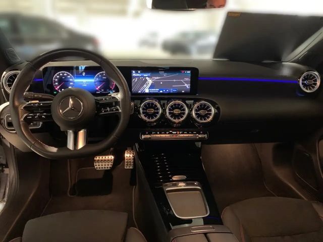 Mercedes-Benz A 180 AMG Line