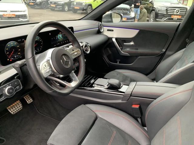 Mercedes-Benz CLA 200 AMG Line Sedan