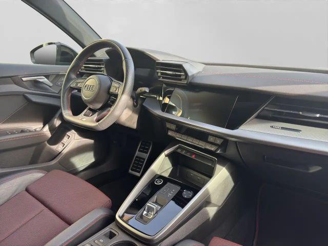 Audi A3 40 TFSI Hybride S-Line Sedan