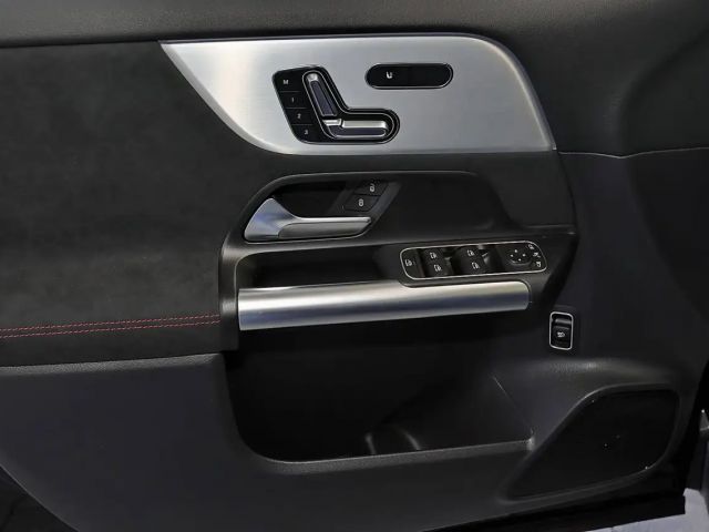 Mercedes-Benz GLA 250 4MATIC AMG Line