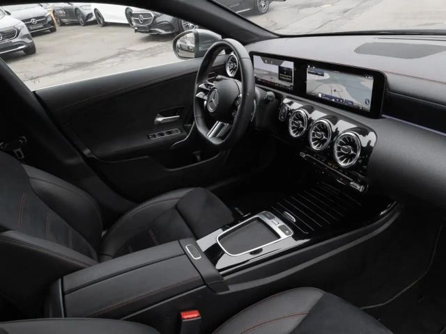 Mercedes-Benz CLA 200 AMG Line Shooting Brake