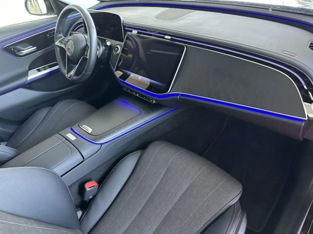 Mercedes-Benz E 220 AVANTGARDE E 220 d Estate