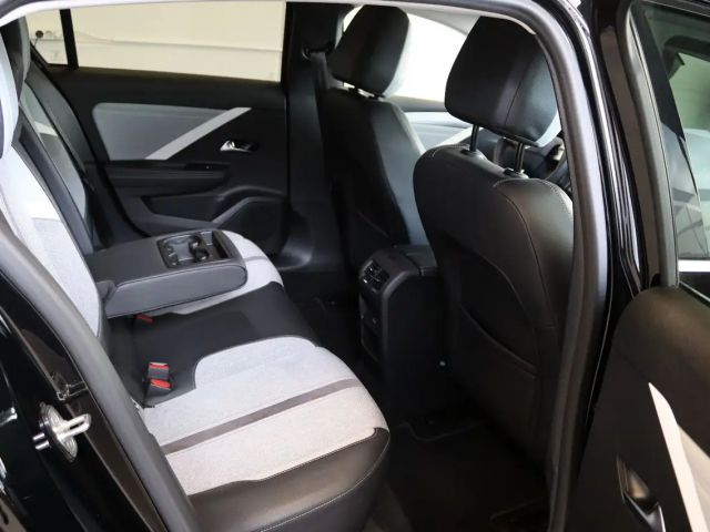 Opel Astra 1.2 Turbo Business Elegance