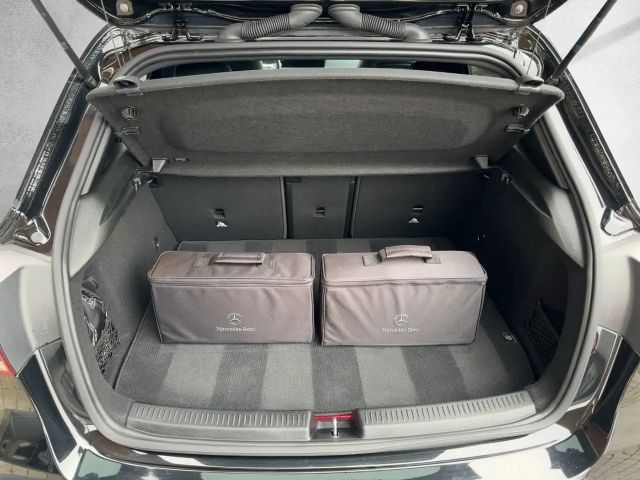 Mercedes-Benz A 250 A 250 e AMG Line