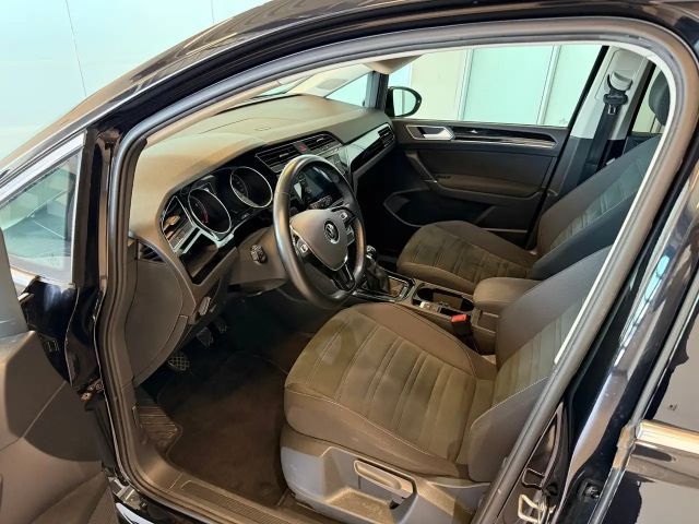 Volkswagen Touran 1.5 TSI Highline