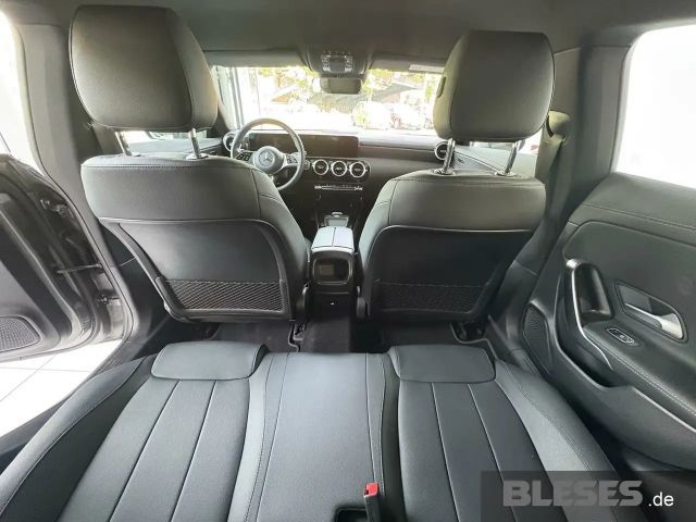 Mercedes-Benz CLA 180 Coupé Progressive