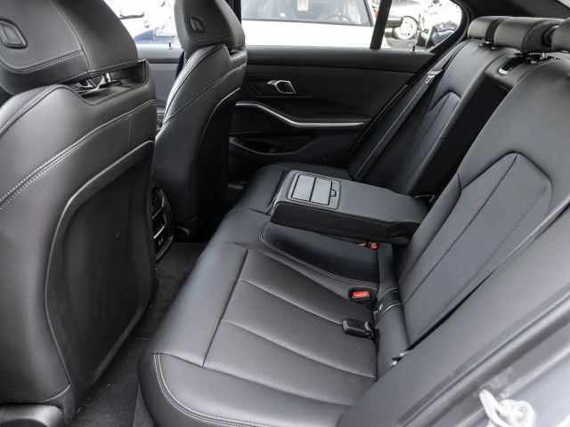 BMW 320 320i M-Sport Sedan