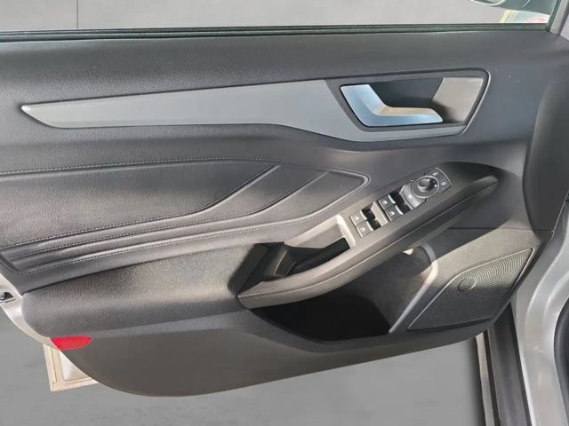 Ford Focus Cool & Connect EcoBoost Wagon