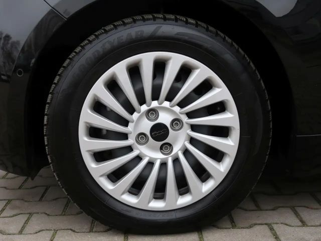 Fiat 500e MY23 Navi Carplay/Android Auto JBL *Allwetterreife