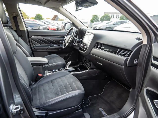 Mitsubishi Outlander 4WD PHEV