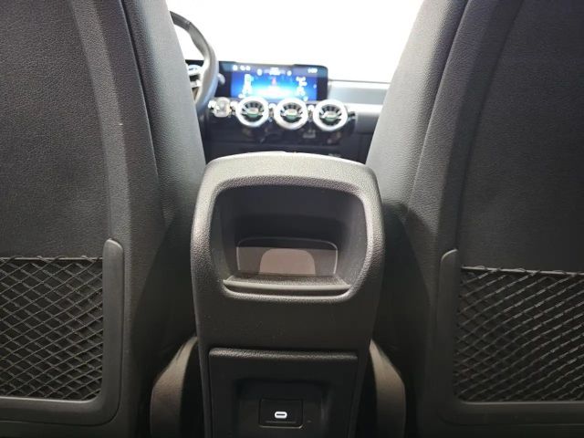 Mercedes-Benz A 180 AMG Line