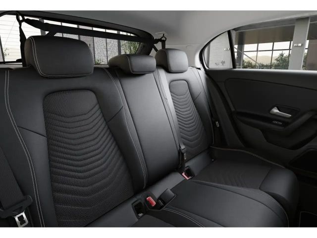 Mercedes-Benz A 180 A 180 d