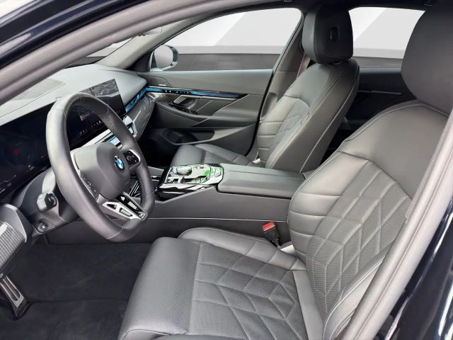 BMW 520 520d M-Sport Sedan