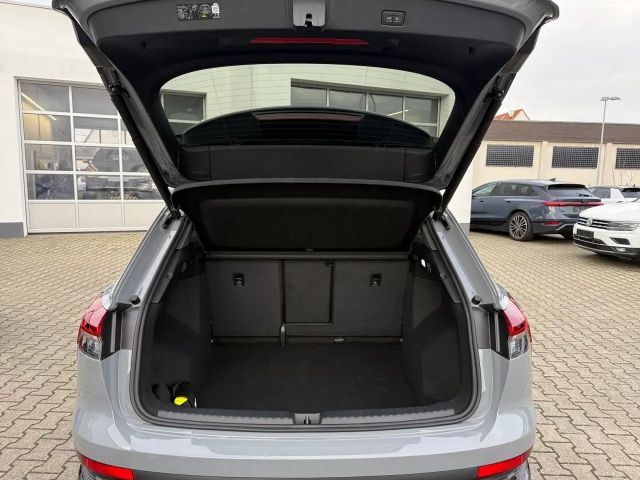 Audi Q4 e-tron 45 e-tron 210 kW  Navi