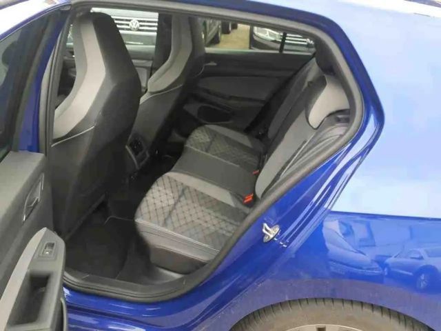 Volkswagen Golf 1.5 TSI R-Line