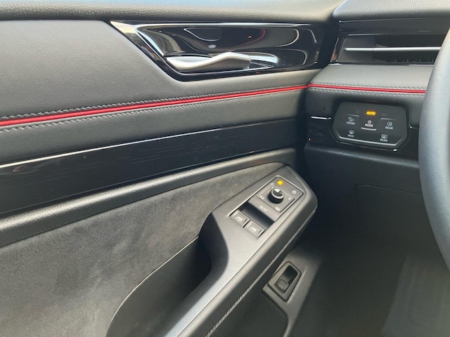 Volkswagen ID.7 340PS NP.75T ACC.5J-G.WÄRMEPUMPE.AHK.AREA-VIEW.NAVI.HUD.LED.LKRD-HZG