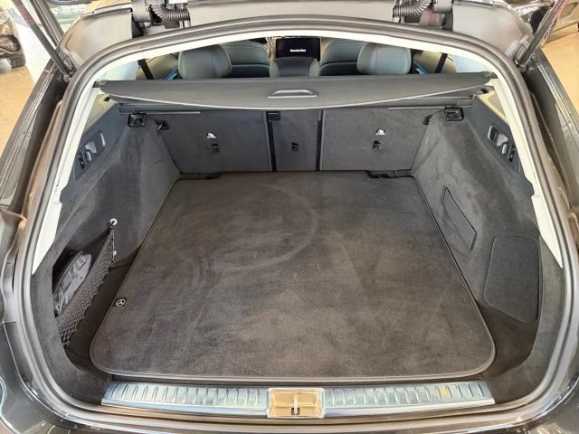 Mercedes-Benz E 220 AVANTGARDE E 220 d Estate