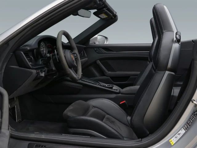 Porsche 992 4 Cabrio Carrera GTS