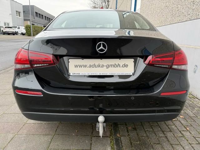 Mercedes-Benz A 180 A 180 d