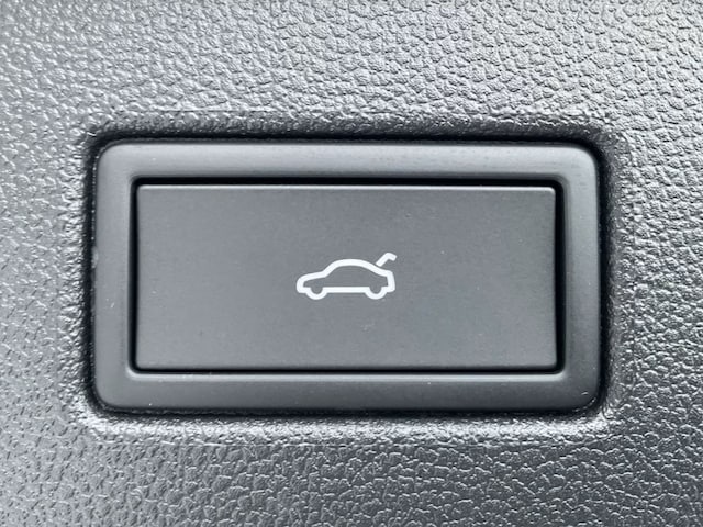 Volkswagen T-Roc 1.5 eTSI DSG R-Line