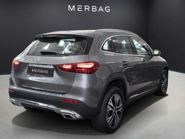 Mercedes-Benz GLA 180 W-Paket ParkAss. LED SpurH el.Heck LM