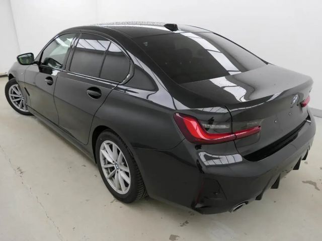 BMW 320 320i M-Sport Sedan