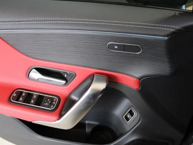 Mercedes-Benz A 35 AMG 4MATIC AMG Line