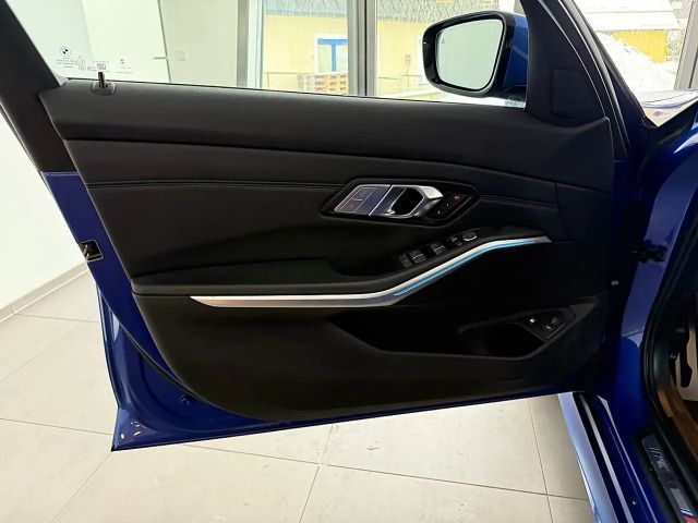 BMW 330 330e M-Sport Touring xDrive