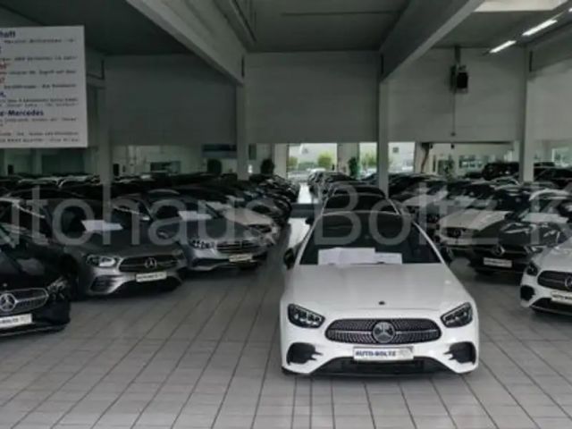 Mercedes-Benz CLA 200 AMG Line Sedan
