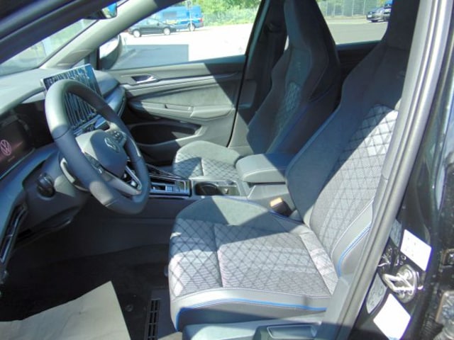 Volkswagen Golf 1.5 eTSI DSG Variant