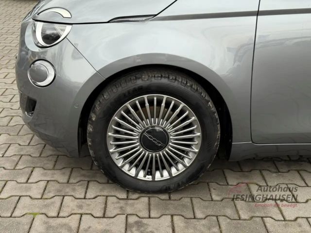 Fiat 500e Cabrio+JBL+Navi+Rückfahrkam.+PDC+Klimaaut.