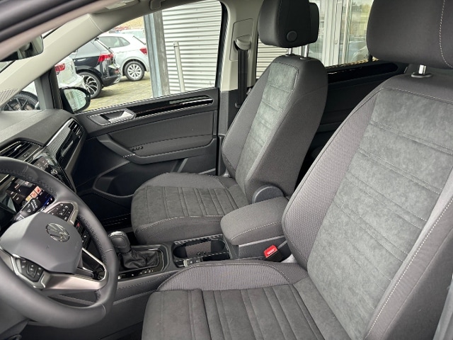 Volkswagen Touran 1.5 TSI DSG R-Line
