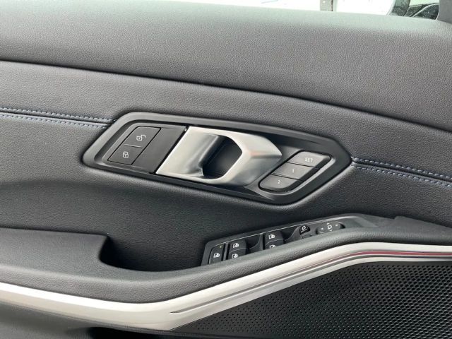 BMW 320 320d M-Sport Sedan xDrive