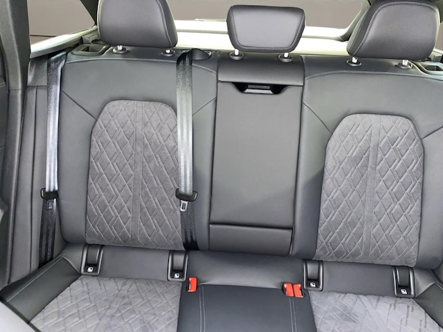 Audi A6 Avant Quattro S-Tronic