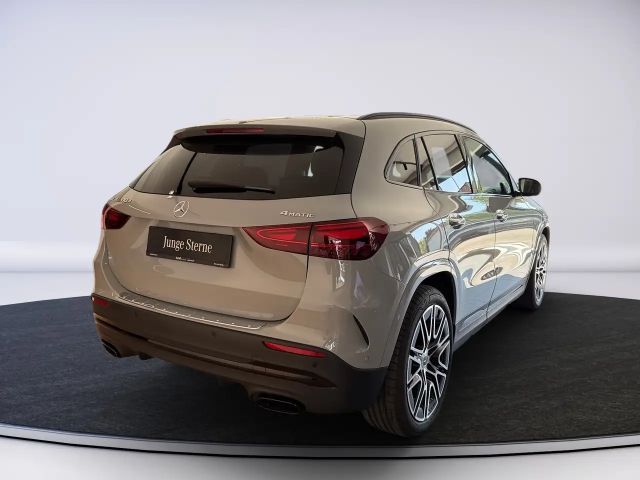 Mercedes-Benz GLA 200 4MATIC AMG Line GLA 200 d