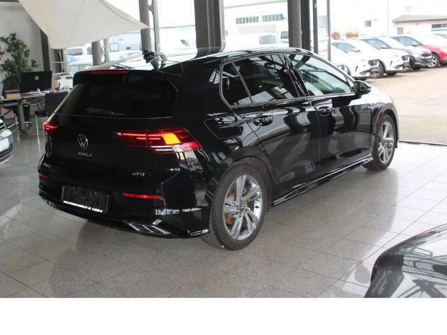 Volkswagen Golf 1.5 eTSI DSG R-Line