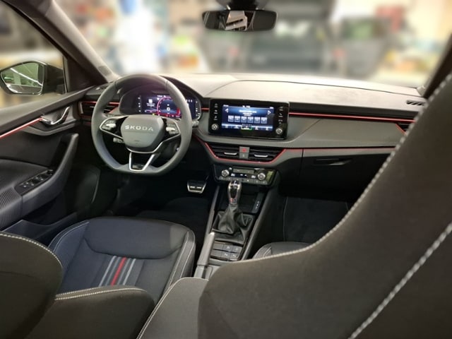 Skoda Kamiq 1,5 TSI DSG MATRIX PANO AHK ACC RFK