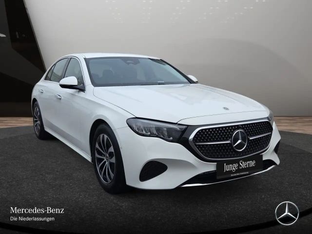 Mercedes-Benz E 220 AVANTGARDE E 220 d Sedan