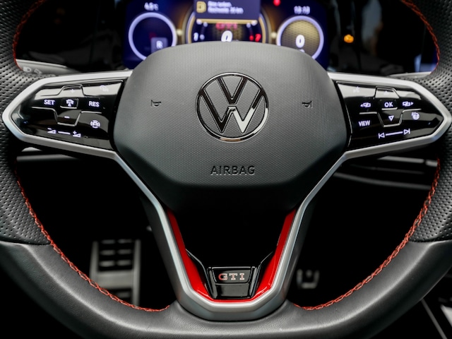 Volkswagen Golf DSG GTI Style