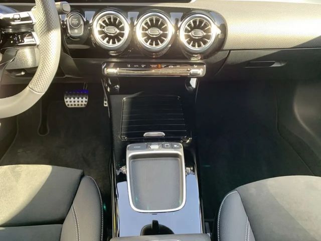 Mercedes-Benz CLA 200 CLA