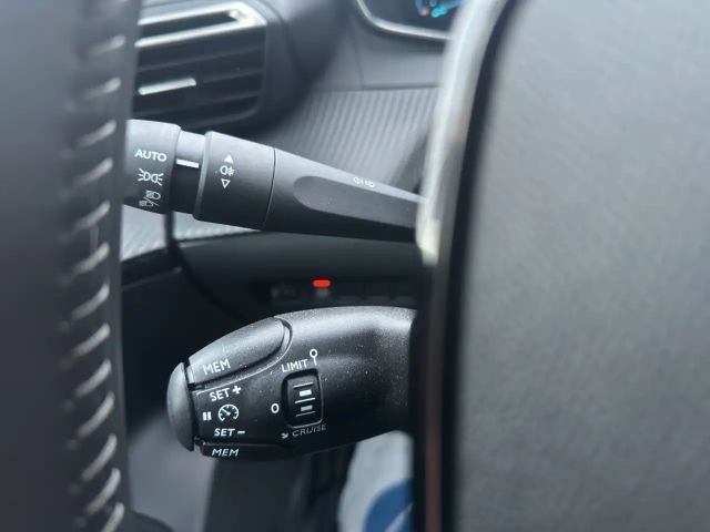 Peugeot E-2008 Allure Pack