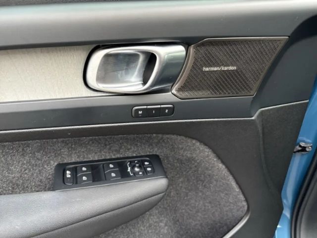 Volvo XC40 Dark Plus