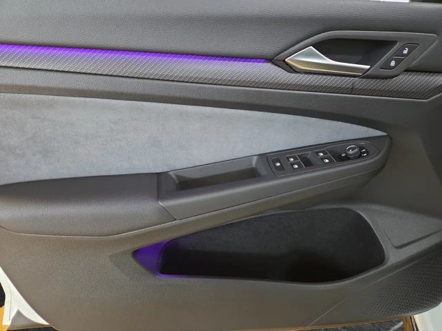 Volkswagen Golf 1.5 eTSI DSG R-Line