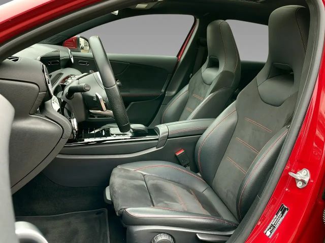 Mercedes-Benz A 250 A 250 e AMG Line