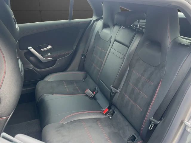 Mercedes-Benz CLA 200 AMG Line