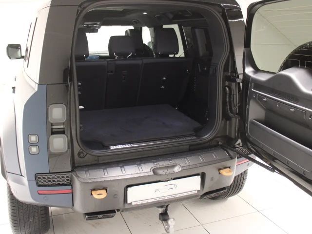 Land Rover Defender 110