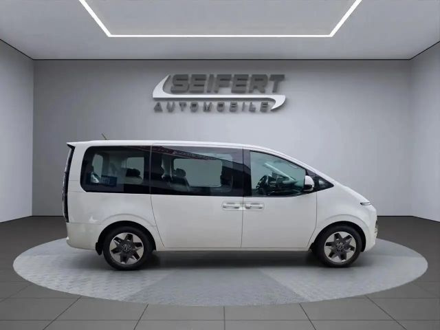 Hyundai Staria Trend