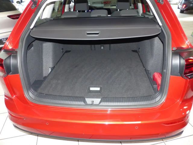 Volkswagen Golf Life Variant